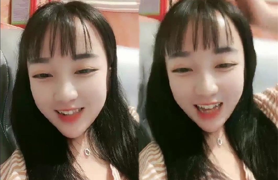 童颜巨乳两个妹子KTV唱歌厕所露奶,双女互舔奶子轮流口 交舔弄,大白奶子非常诱人